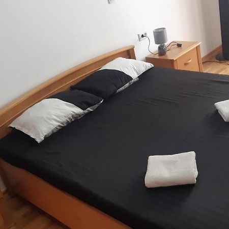 Daka-Maka Apartment Podgorica Bagian luar foto